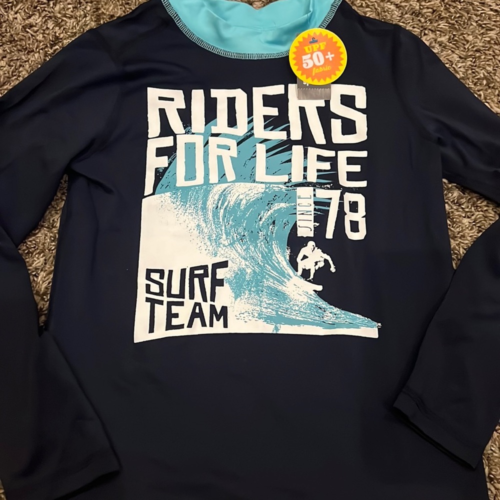 Boys long sleeved Rash Guard Size 7/8